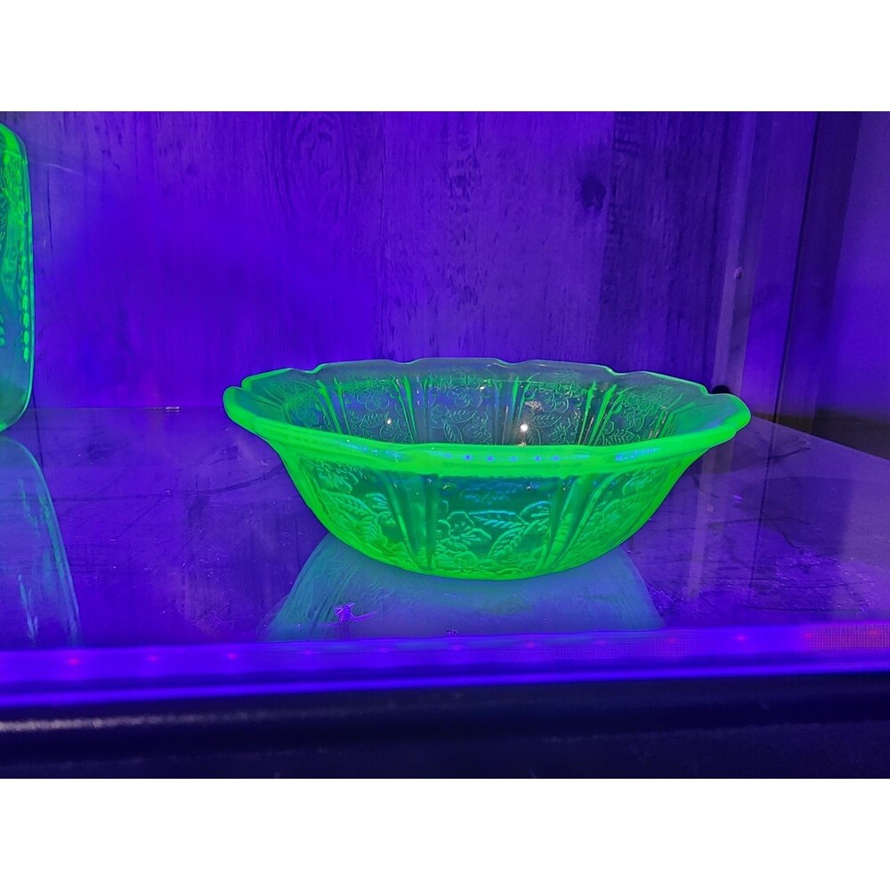 Vintage Jeanette Cherry Blossom Green Vaseline Depression Glass  4.5" Bowl